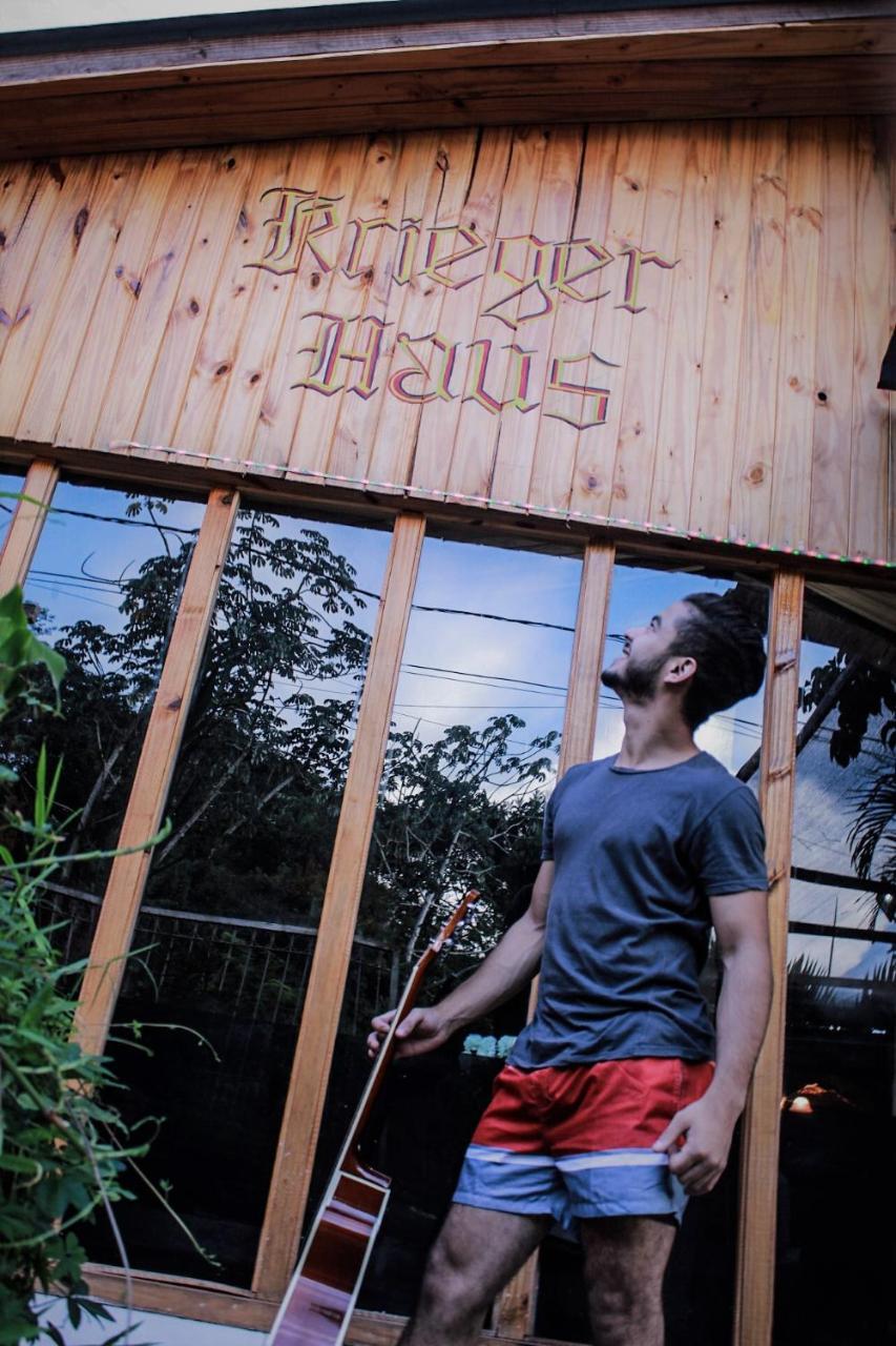 הוסטל פוארטו איגואסו Krieger Haus מראה חיצוני תמונה