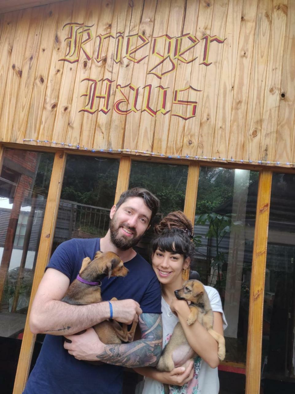 הוסטל פוארטו איגואסו Krieger Haus מראה חיצוני תמונה